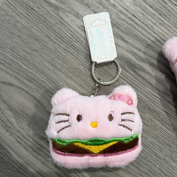 Hello Kitty ♥️ Keychains - Fluffy 🍔 & Fluffy 🥐 HK - Picture 3 of 6